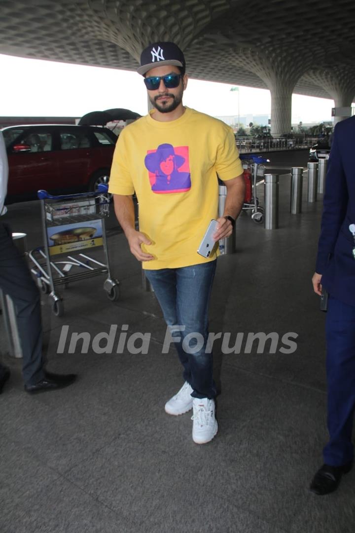 Kunal Khemu Snapped at Airport