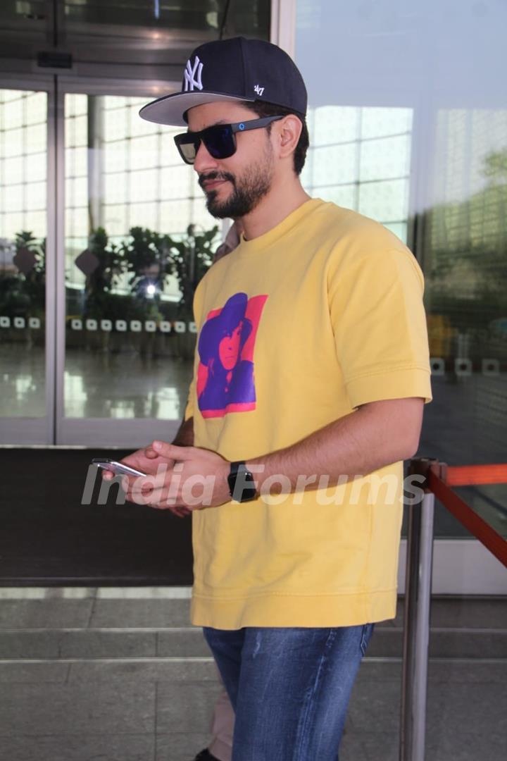 Kunal Khemu Snapped at Airport