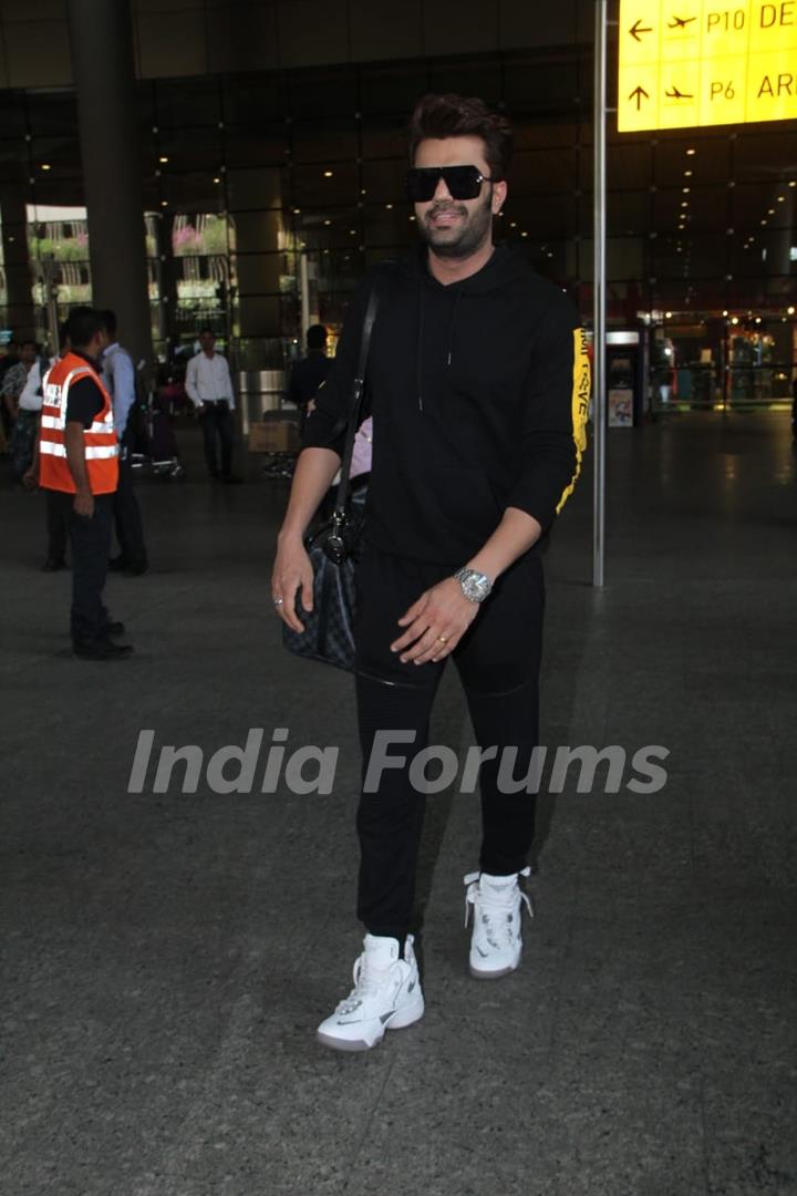 Manish Paul Snapped at Airport