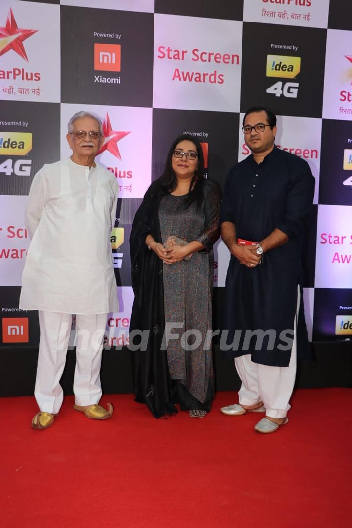 Gulzar with his daughter Meghna Gulzar at Star Screen Awards 2018