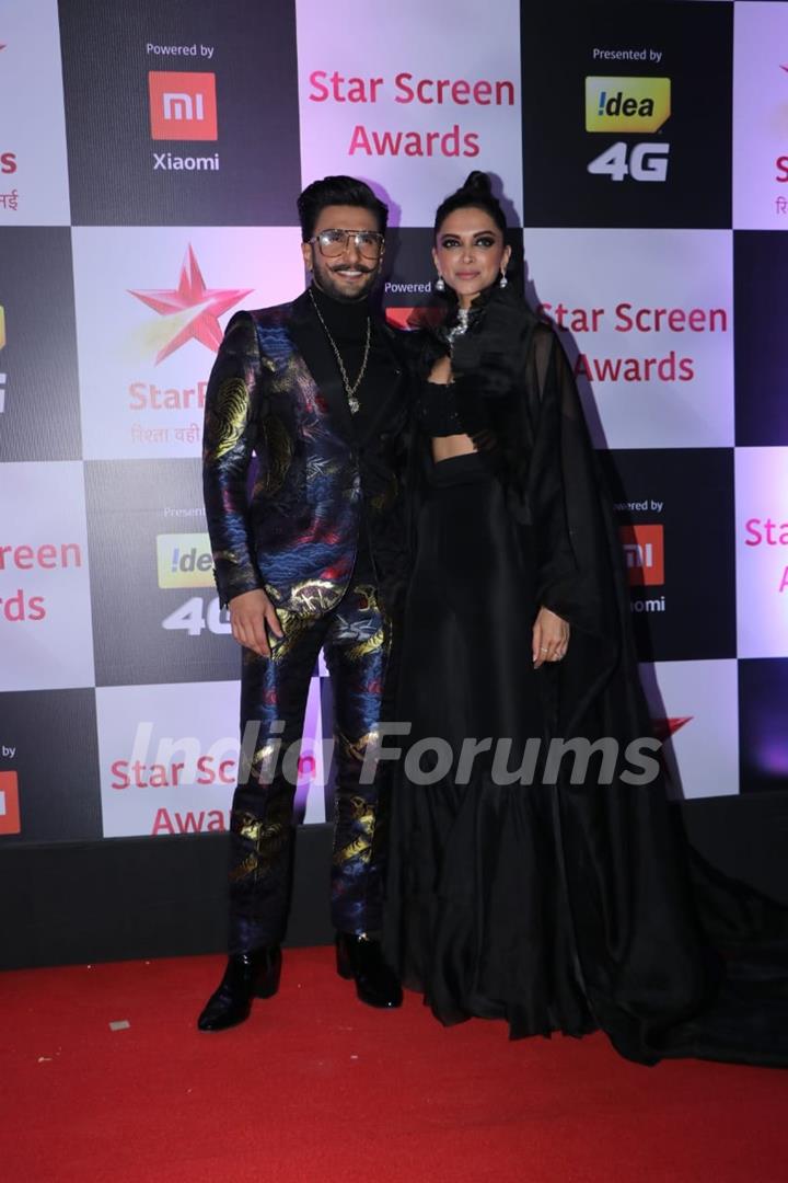 Ranveer Singh and Deepika Padukone at Star Screen Awards 2018