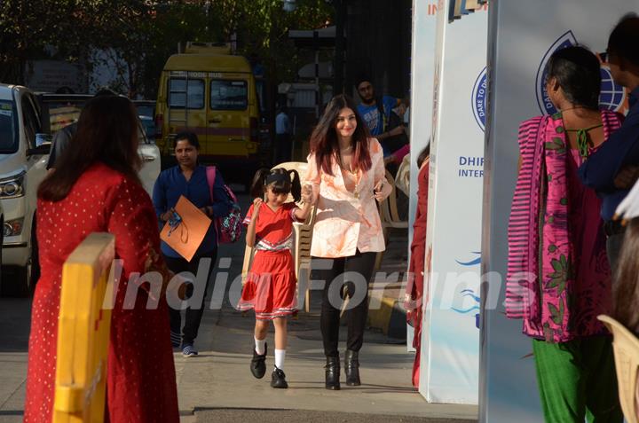 Aishwarya Rai Bachchan snapped with Aaradhya Bachchan at Ambani School