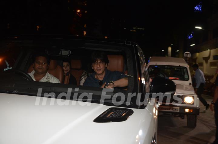 Shah Rukh Khan snapped at Ambani School