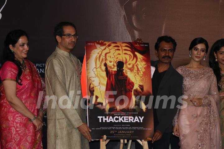 Nawazuddin Siddiqui, Amrita Rao and Uddhav Thackeray at Thackeray movie trailer launch