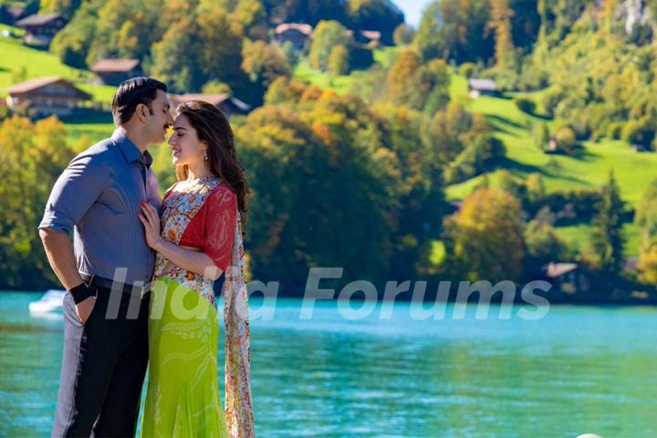 Ranveer Singh and Sara Ali Khan Still from the song of Movie Simmba