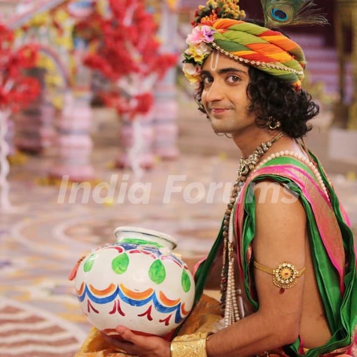 Krishna with Makhan matka from RadhaKrishn