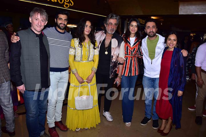 Kapoor Family with Akshay Oberoi, Pia and Micheal at 'Bombairiya' screening