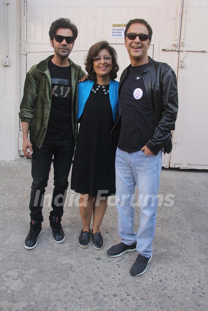 Cast of 'Ek Ladki Ko Dekha Toh Aisa Laga' promoting the film