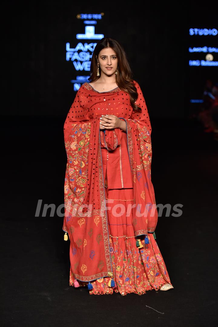 Nupur Sanon walks the ramp for fashion designers at 'Lakme Fashion Week'