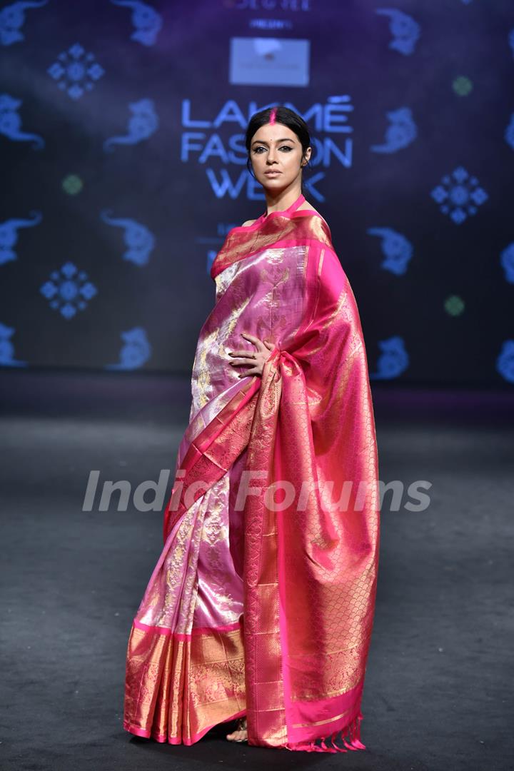 Divya Khosla Kumar walks the ramp for fashion designers at 'Lakme Fashion Week'