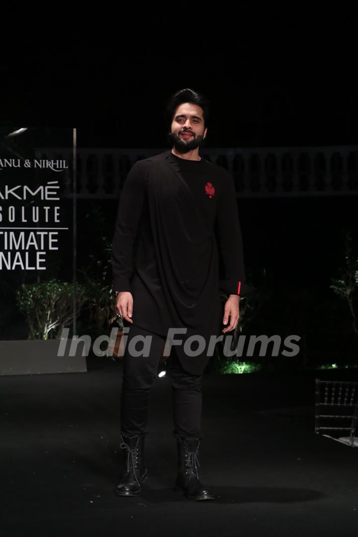 Jackky Bhagnani snapped at Lakme Fashion Week