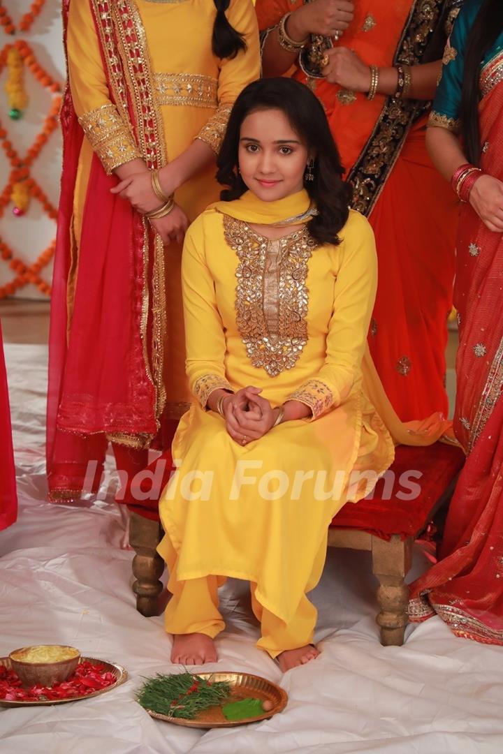 Ashi Singh aka Naina Still from Haldi Ceremony from Yeh Un Dinon Ki Baat Hai