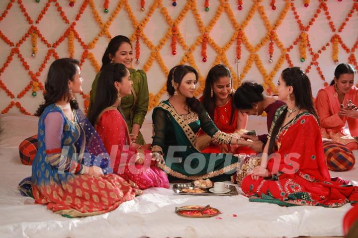 Sameer and Naina's Mehndi Ceremony on Yeh Un Dinon Ki Baat Hai
