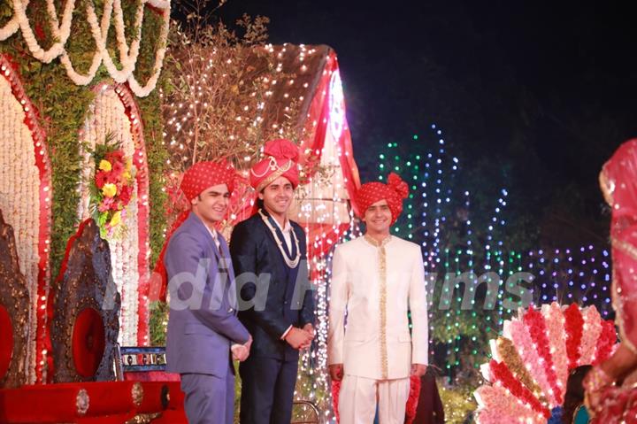 Sameer with Munna and Pandit from Yeh Un Dinon Ki Baat Hai