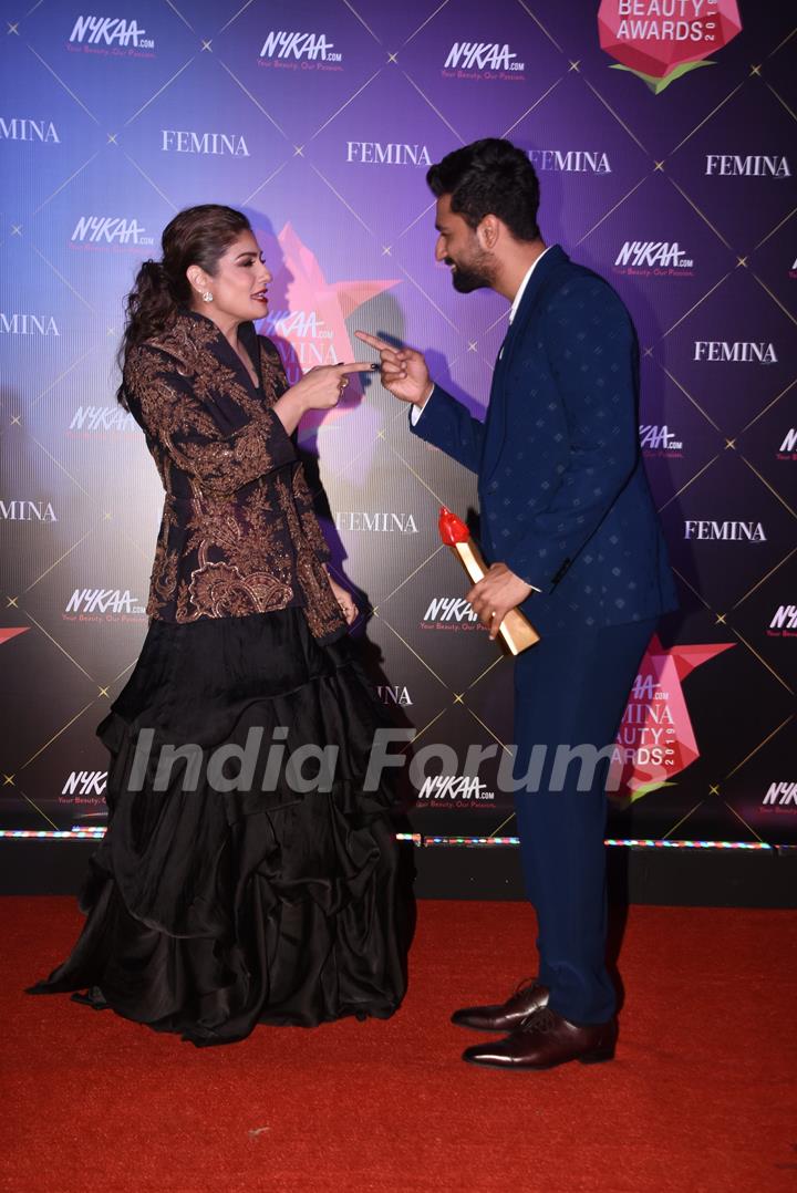 Vicky and Raveena at Nykaa Femina Beauty Awards 2019