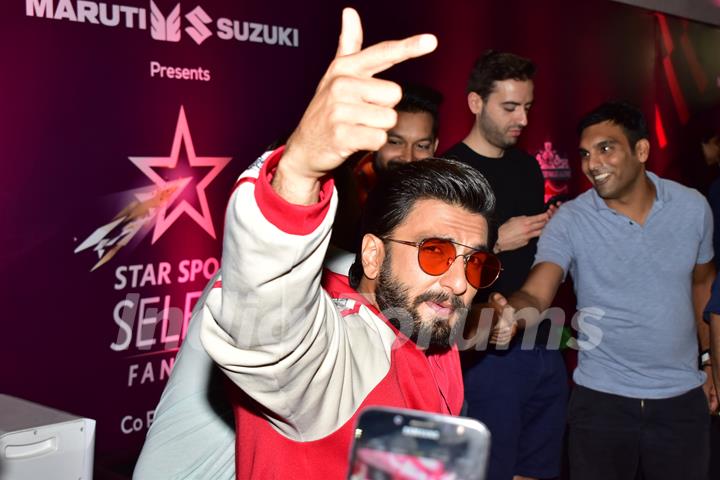 Ranveer Singh surprises fans with his appearance at an event