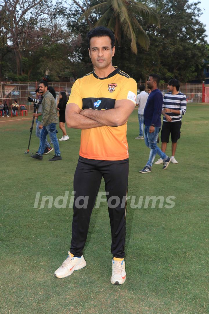 Rohit Roy at Celebrity Cricket League!