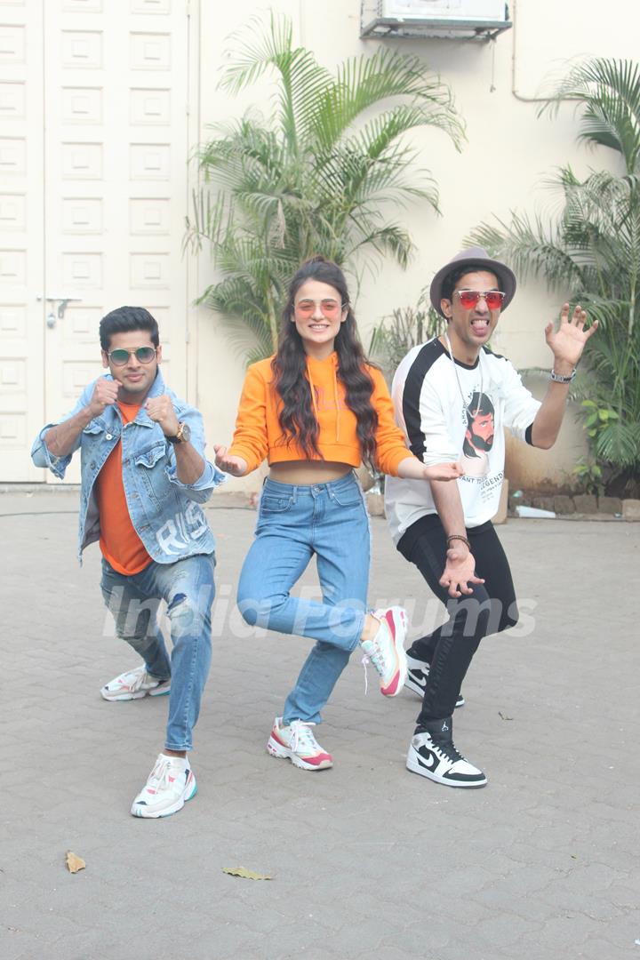 Gulshan Devaiah, Radhika Madan and Abhimanyu Dassani at Mard Ko Dard Nahi Hota Promotions