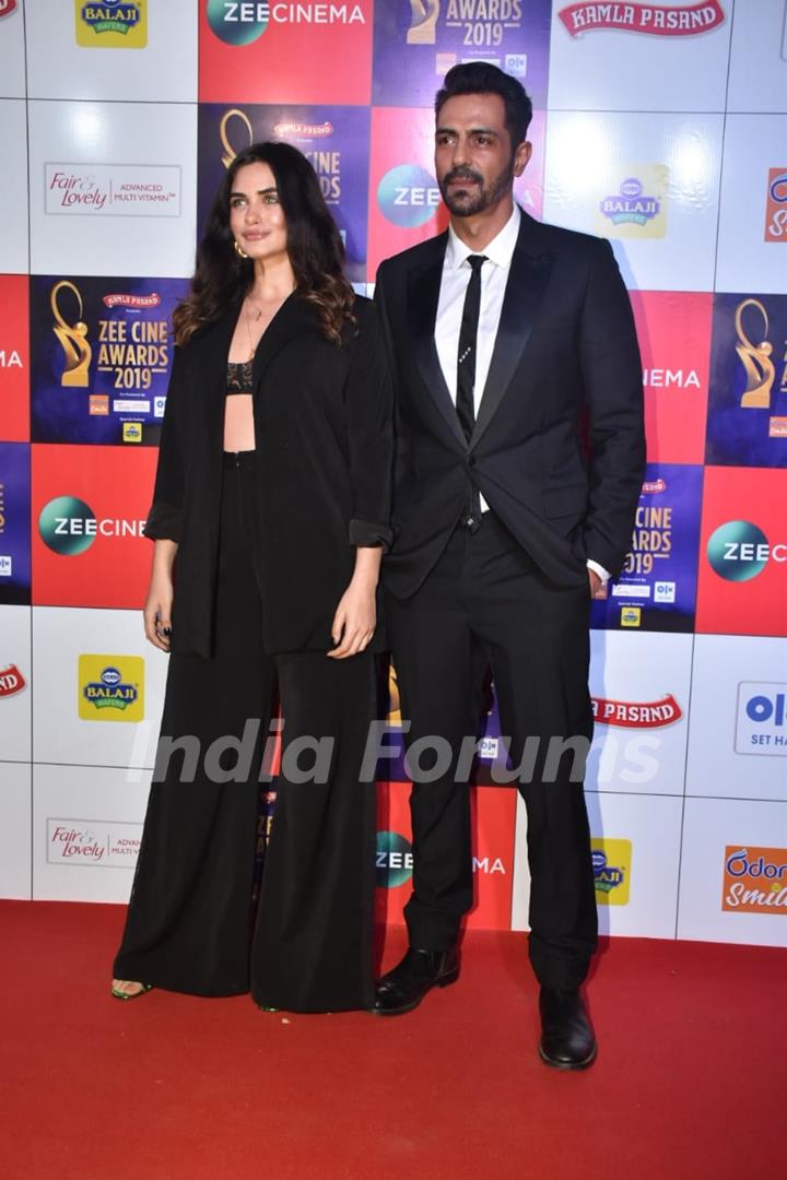 Arjun Rampal papped at Zee Cine Awards!