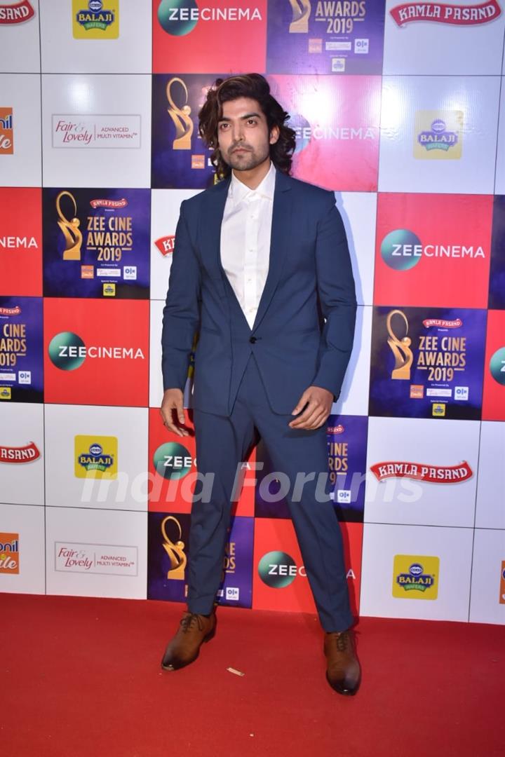 Gurmeet Choudhary papped at Zee Cine Awards!