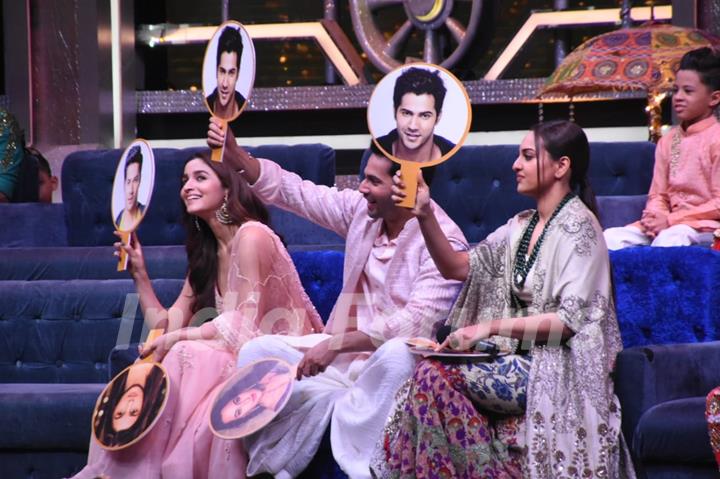 The cast of Kalank at the sets of Super Dancer 3!