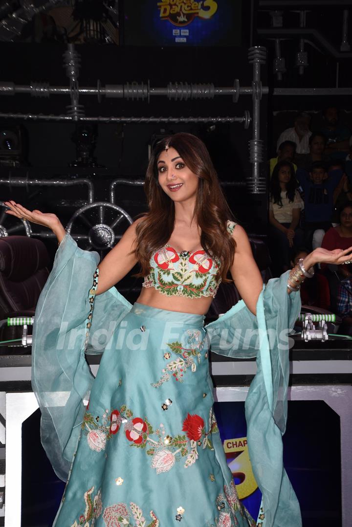 Shilpa Shetty on the sets of Super Dancer 3!