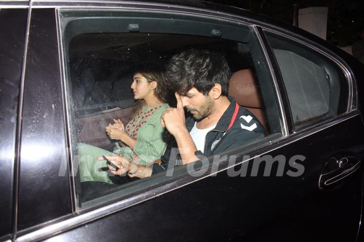 Sara Ali Khan and Kartik Aryan snapped after the wrap up of day's schedule for Love Aaj Kal 2! 