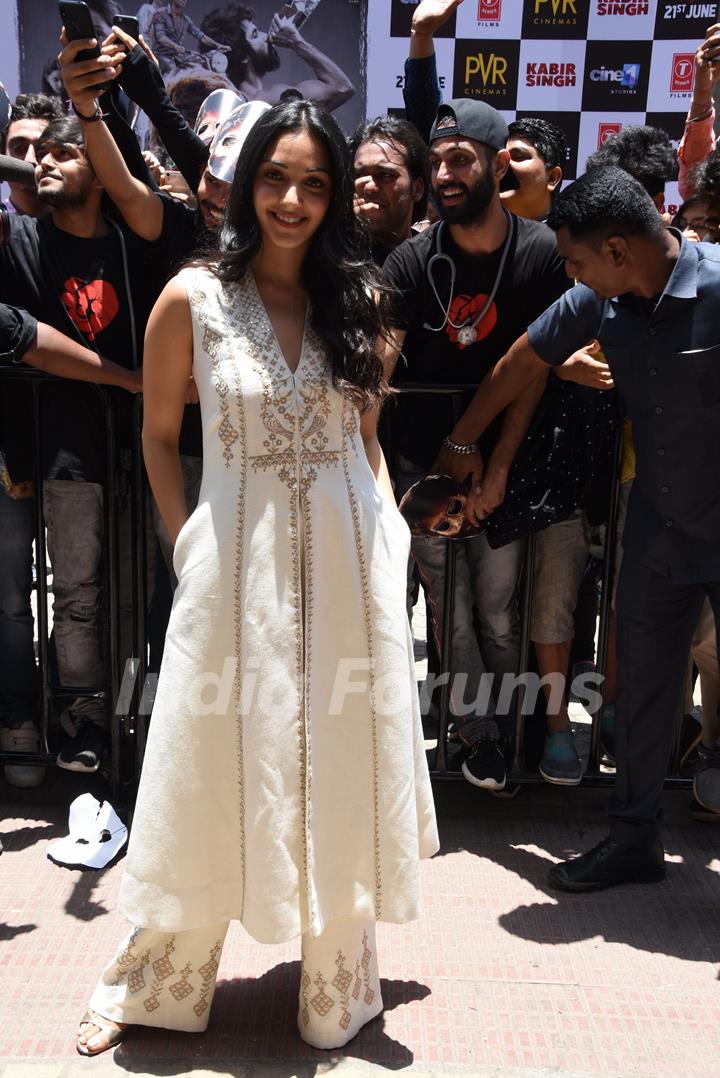 Kiara Advani snapped with the fans at the promotions of Kabir Singh