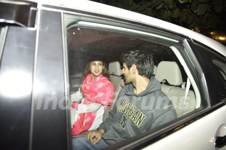 Sara Ali Khan with Kartik Aaryan snapped after the shoot of Love Aaj Kal 2