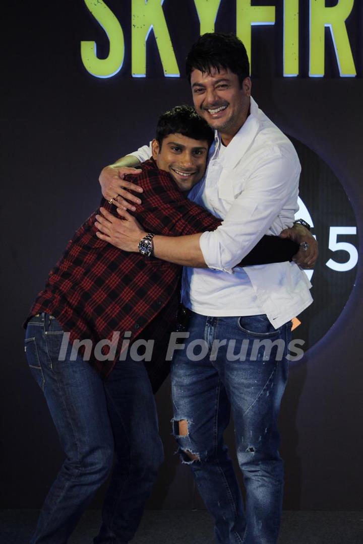 Jisshu Sengupta and Prateik Babbar snapped at the Press Conference of Zee5 original's Skyfire