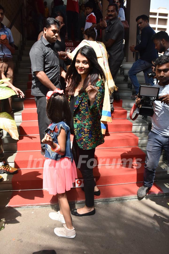 Aishwarya Rai Bachchan poses for a picture!