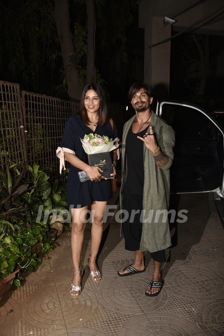 Bipasha Basu and Karan Singh Grover snapped at Bandra