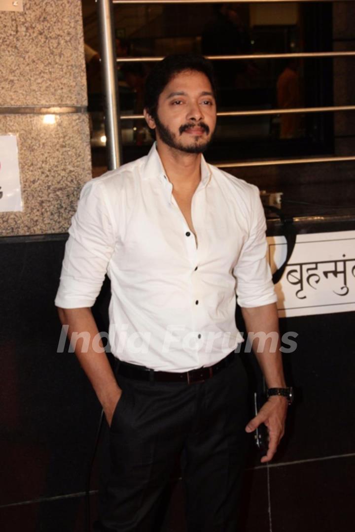 Shreyas Talpade posing at the premiere of Umrao Jaan, the musical in Mumbai 