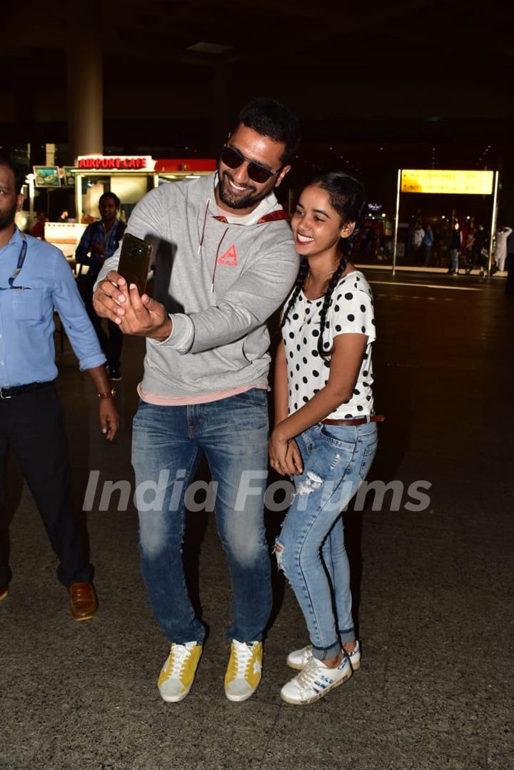 Vicky Kaushal with fan snapped around the town