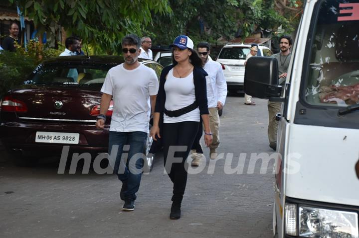 Celebrities pay's their last respects to Veeru Devgan