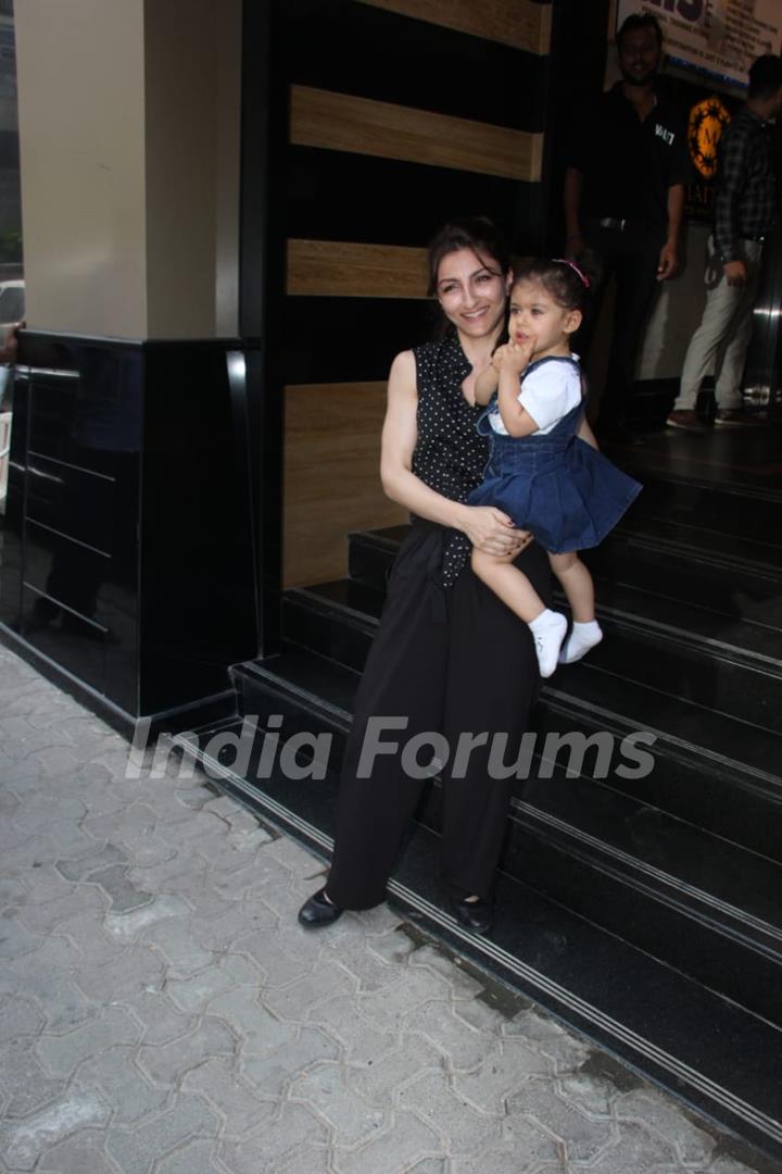 Soha Ali Khan with daughter Innaya at Laksha kapoor's birthday party