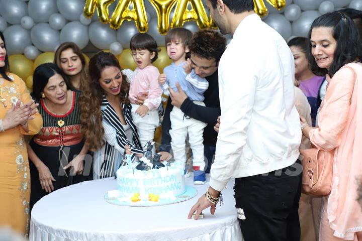 Rayaan and Krishaang's cake cutting ceremony