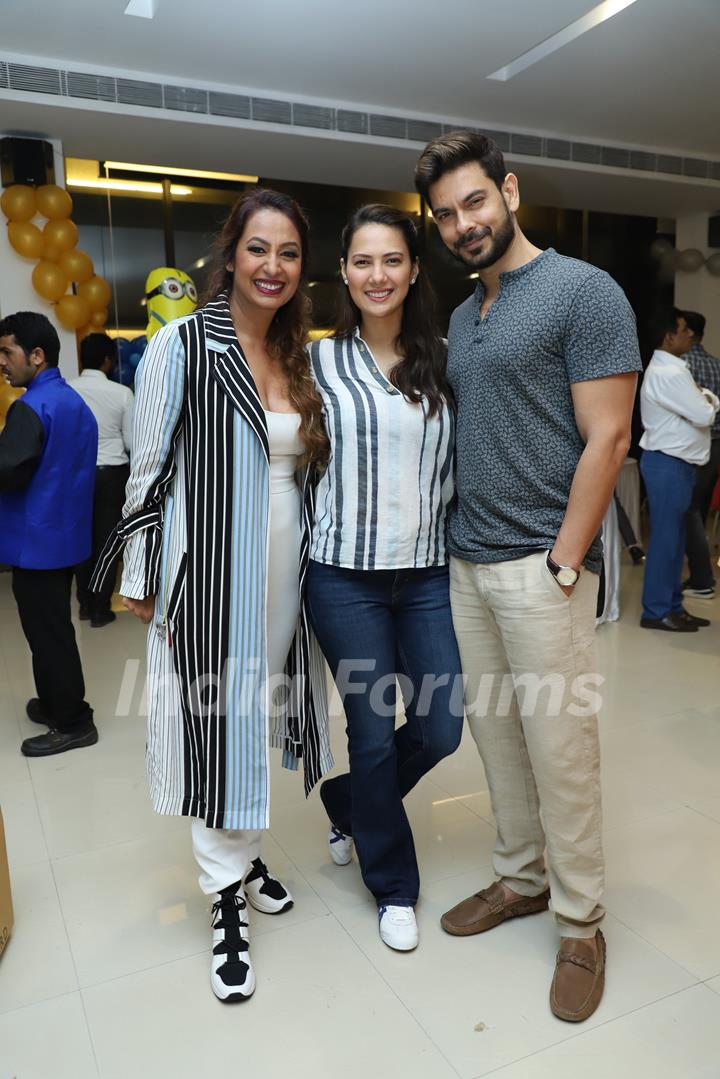 Kashmera Shah snapped with Rochelle Rao and Keith Sequira at Rayaan and Krishaang's birthday bash