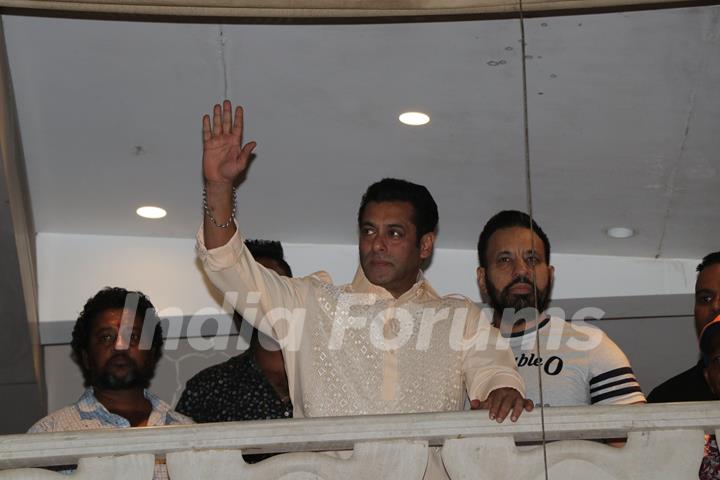 Salman Khan and his bodyguard Shera were spotted celebrating Eid with fans