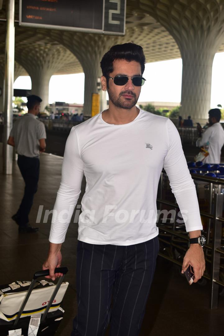 Arjan Bajwa snapped at the airport