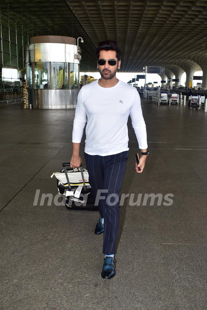 Arjan Bajwa snapped at the airport