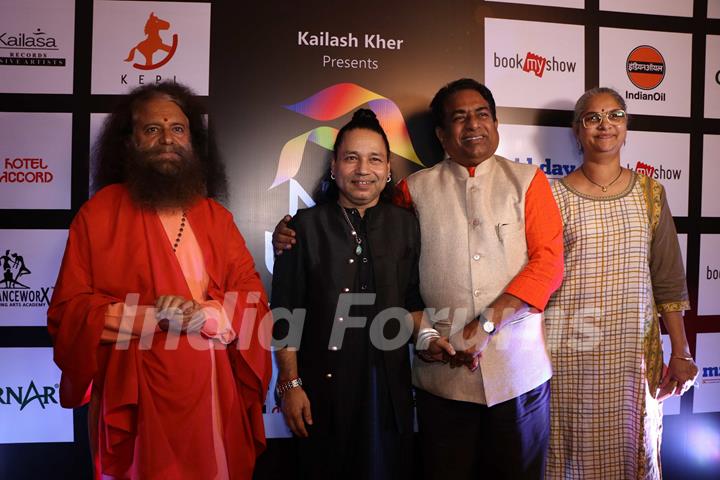 Celebrities attend Kailash Kher birthday bash!