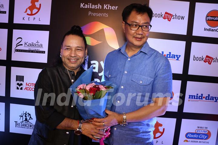 Celebrities attend Kailash Kher birthday bash!