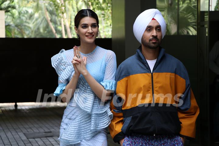 Kriti Sanon and Diljit Dosanjh promote Arjun Patiala! 