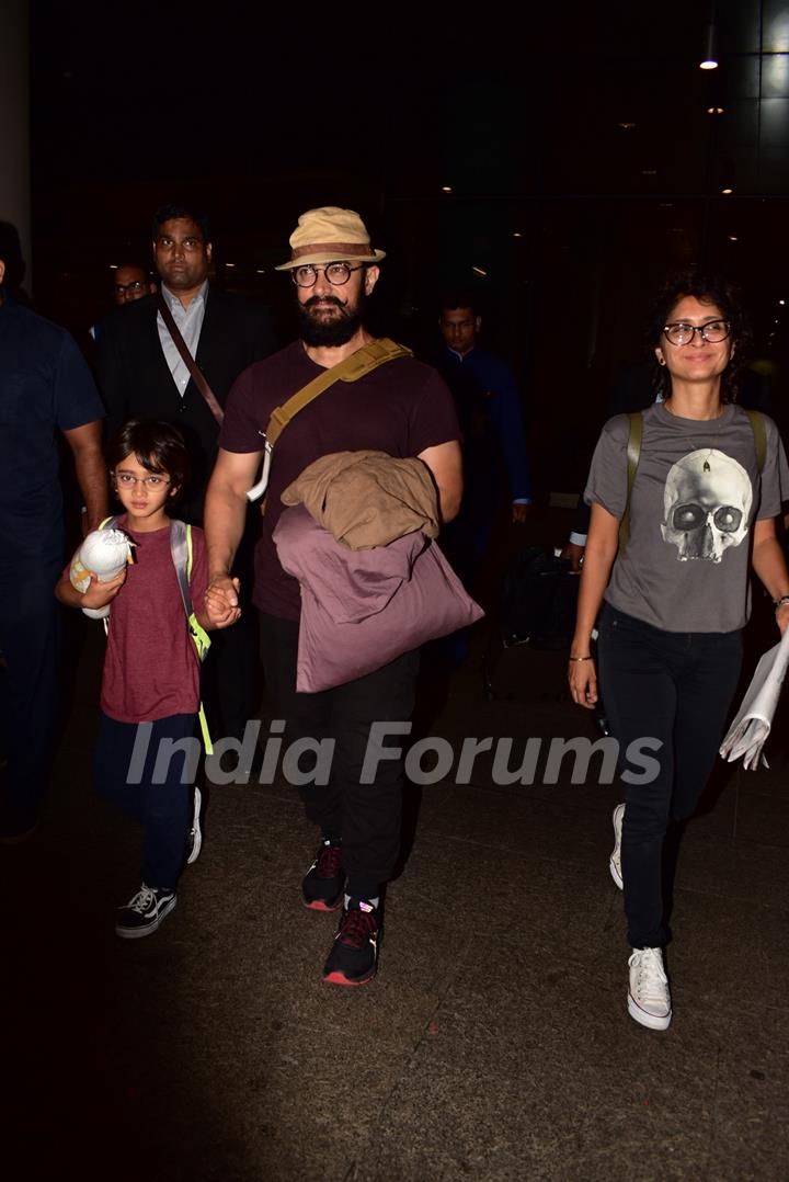 Aamir Khan spotted with family at airport! 