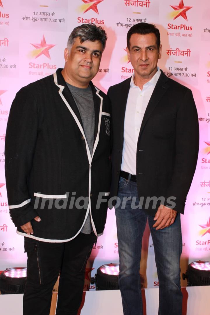 Siddharth P Malhotra and Ronit Roy 