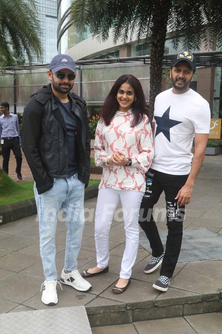 Bollywood Celebrities spotted around the town