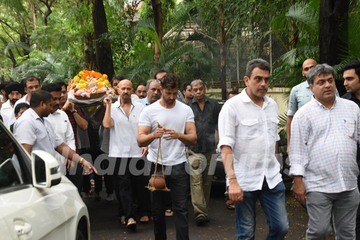 Bollywood celebs bid adieu to J. Om Prakash!