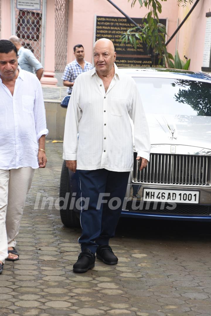 Bollywood celebs bid adieu to J. Om Prakash!