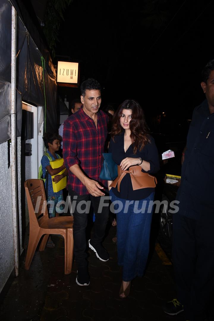 Akshay Kumar and Twinkle Khanna spotted around the town!